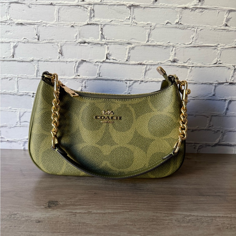 NWT Coach Teri Shoulder bag Signature olive green/Gold CAL51 - Picture 2 of 10